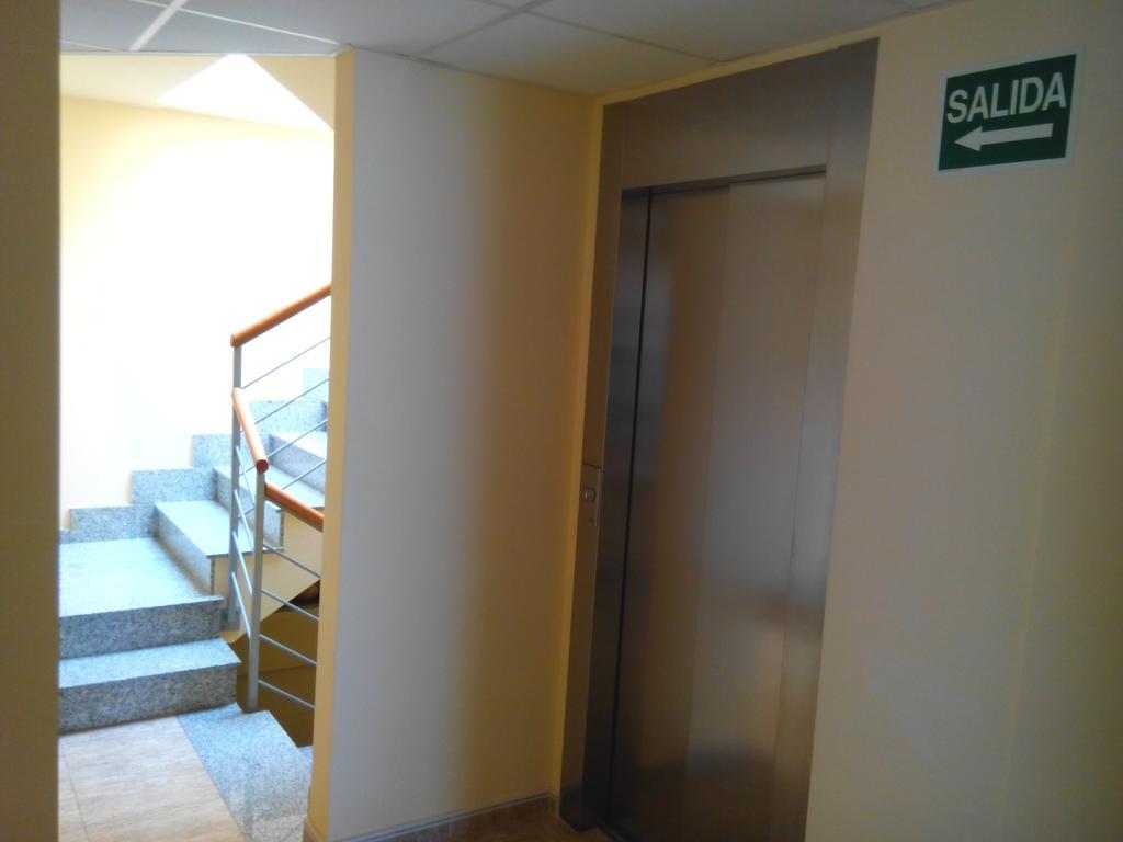 Sant Sadurní dʼAnoia Hostal Sant Sadurni מראה חיצוני תמונה