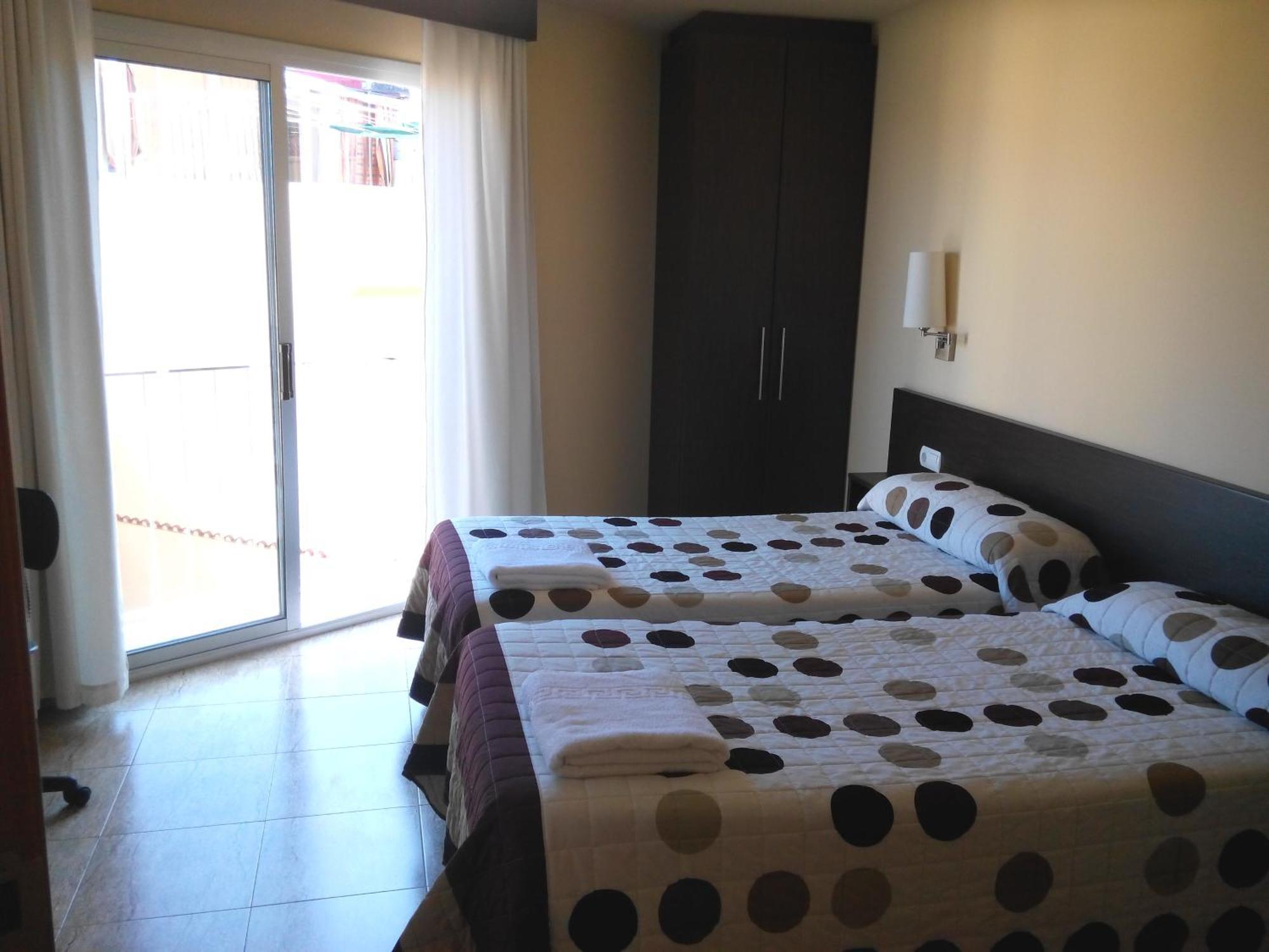 Sant Sadurní dʼAnoia Hostal Sant Sadurni חדר תמונה