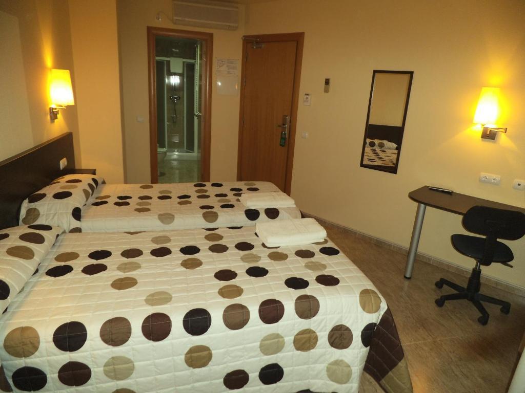 Sant Sadurní dʼAnoia Hostal Sant Sadurni חדר תמונה