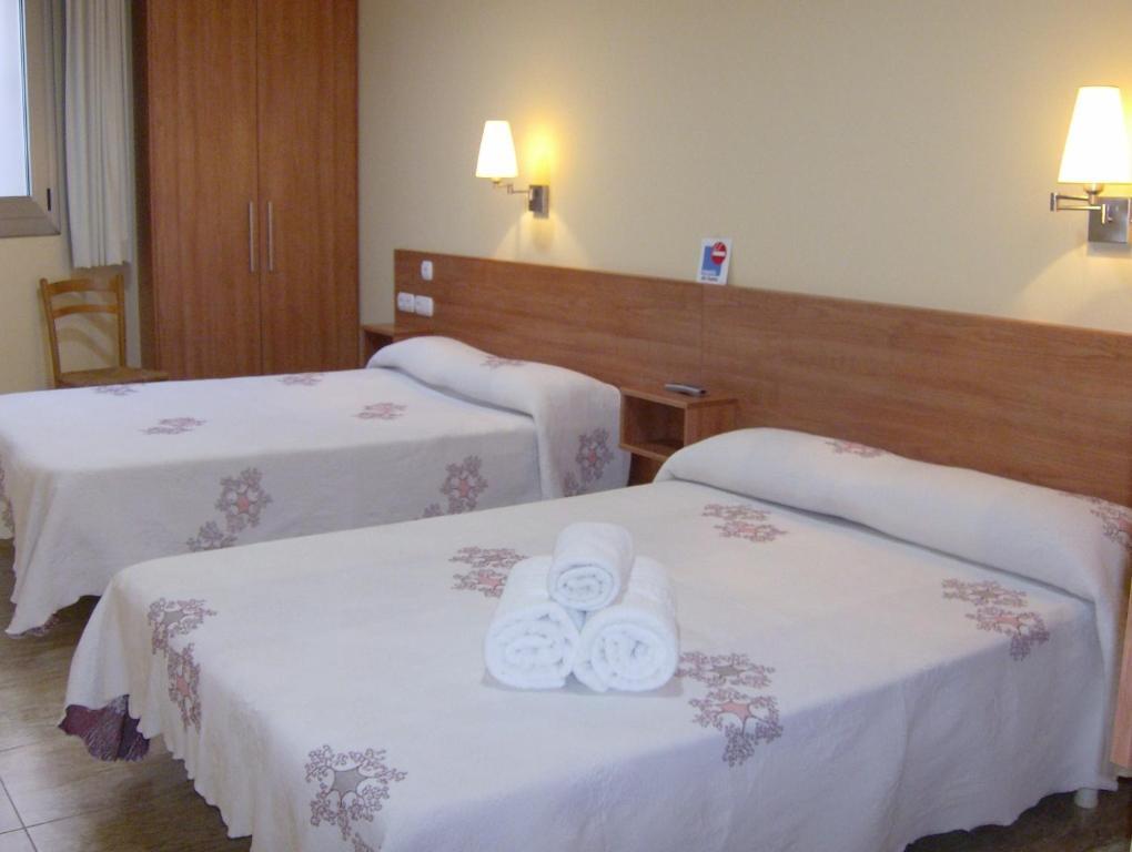 Sant Sadurní dʼAnoia Hostal Sant Sadurni חדר תמונה